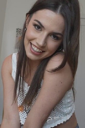 Follando con la mejor amiga de mi hermana – Chanel Camryn