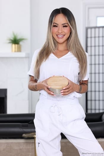 Masaje de cortesía –  Linda Lan