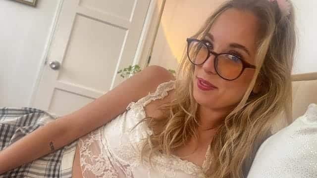 Examen de pene de mi hermano pequeño – Millie Morgan