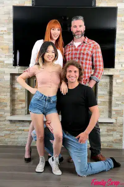 Intercambio familiar épico follando – Lauren Phillips y Lulu Chu